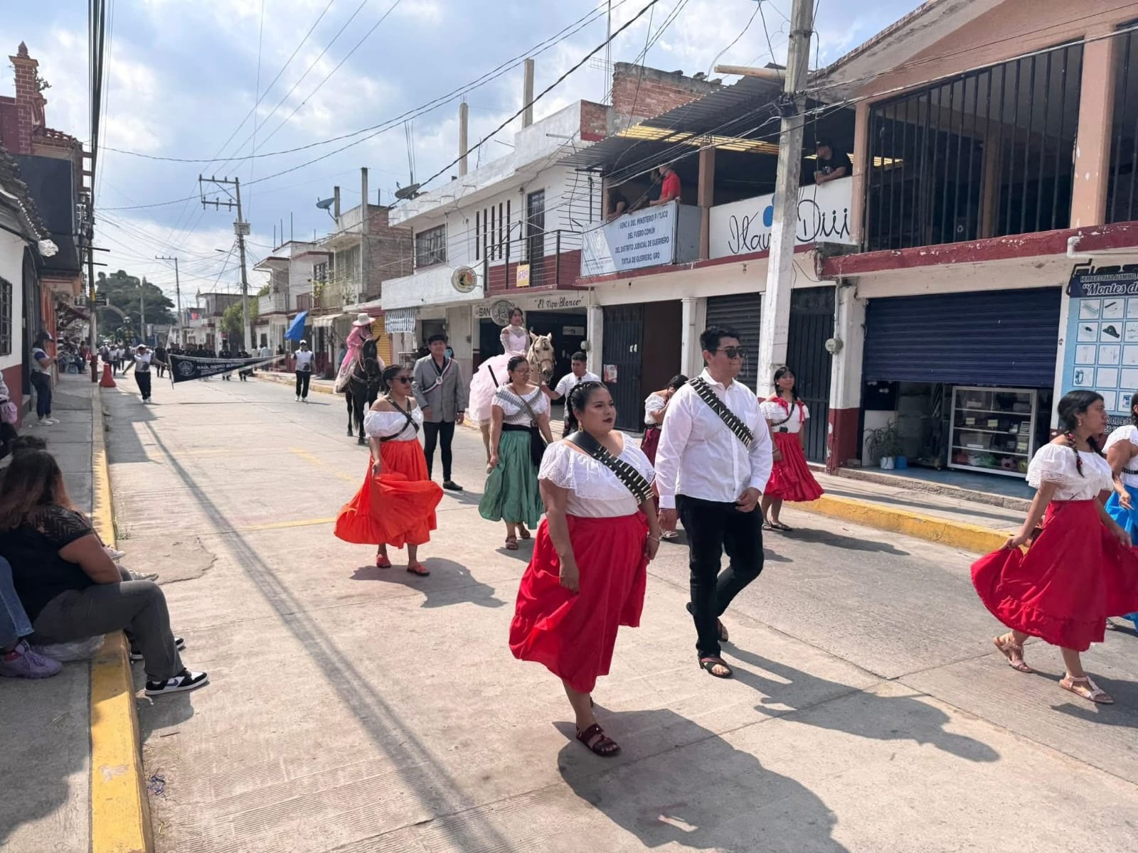 DESFILE DEL 20 DE NOVIEMBRE